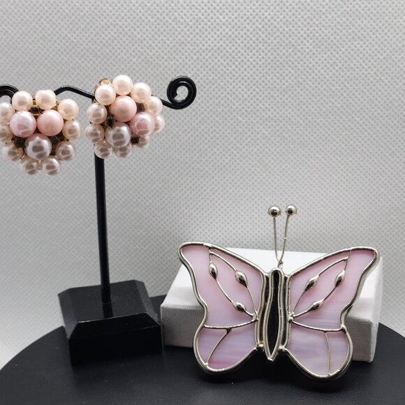Iridescent Butterfly brooch with vintage pink and cream clip-on beaded earrings. - Picture 2 of 5